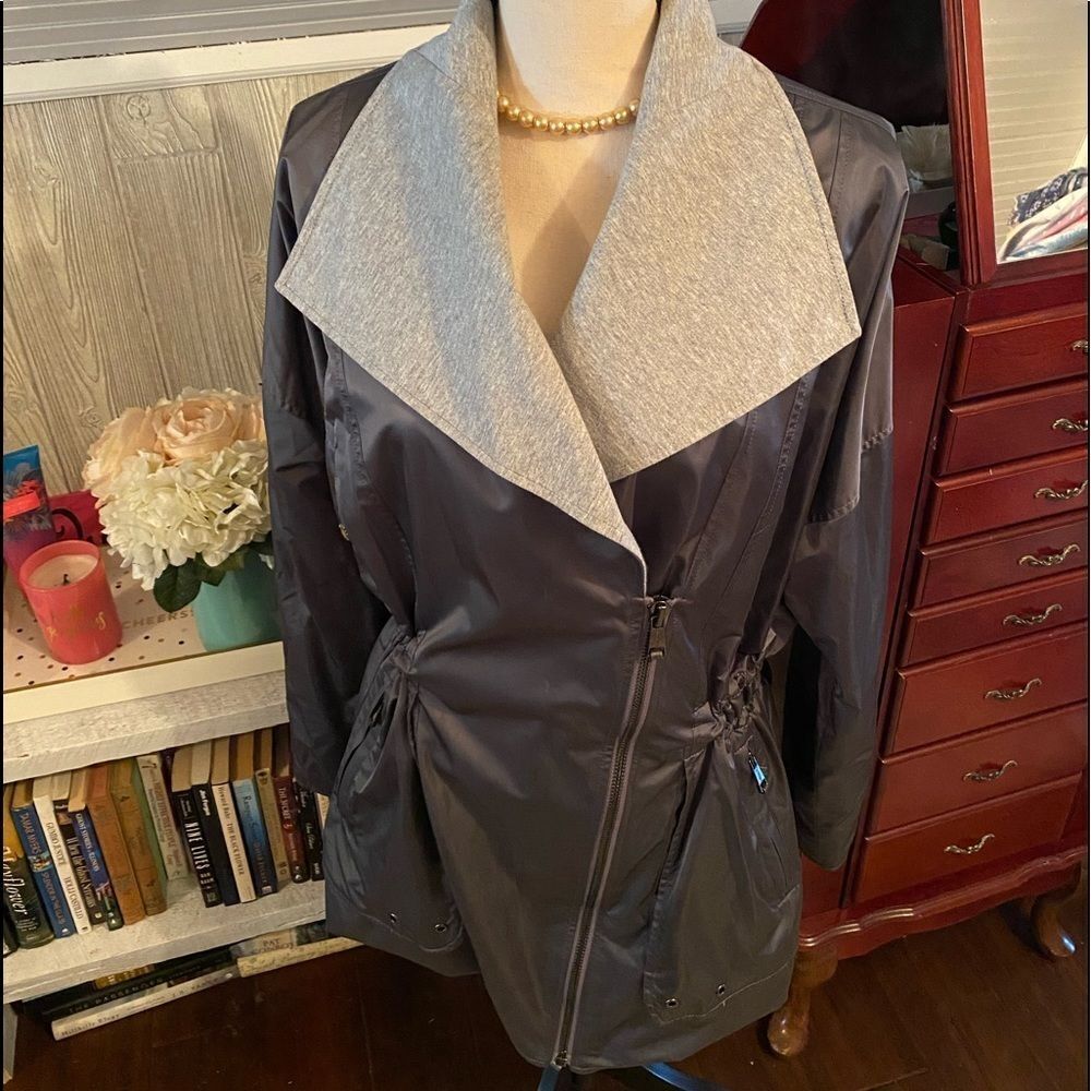 *Andrew Marc* Lightweight Assym Jacket Sz L EUC